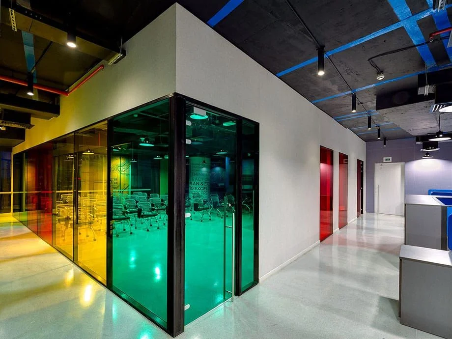 Creative studio: Meeting rooms behind coloured glass partitions